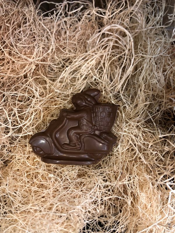 chocolat_paques-st-gerard-lapin-mobilette